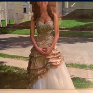 Stunning Prom / Quinceañera Dress